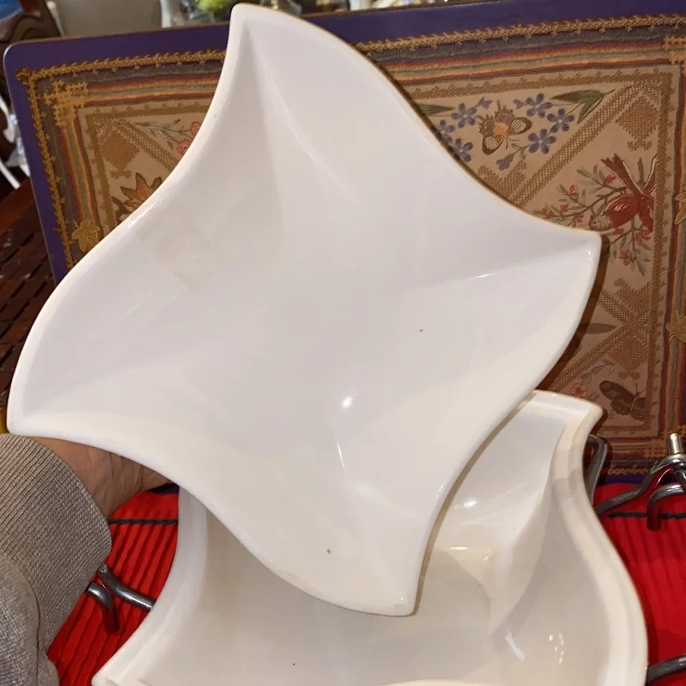 Godinger Silver Art 1 quart porcelain baker with warmer stand and lid